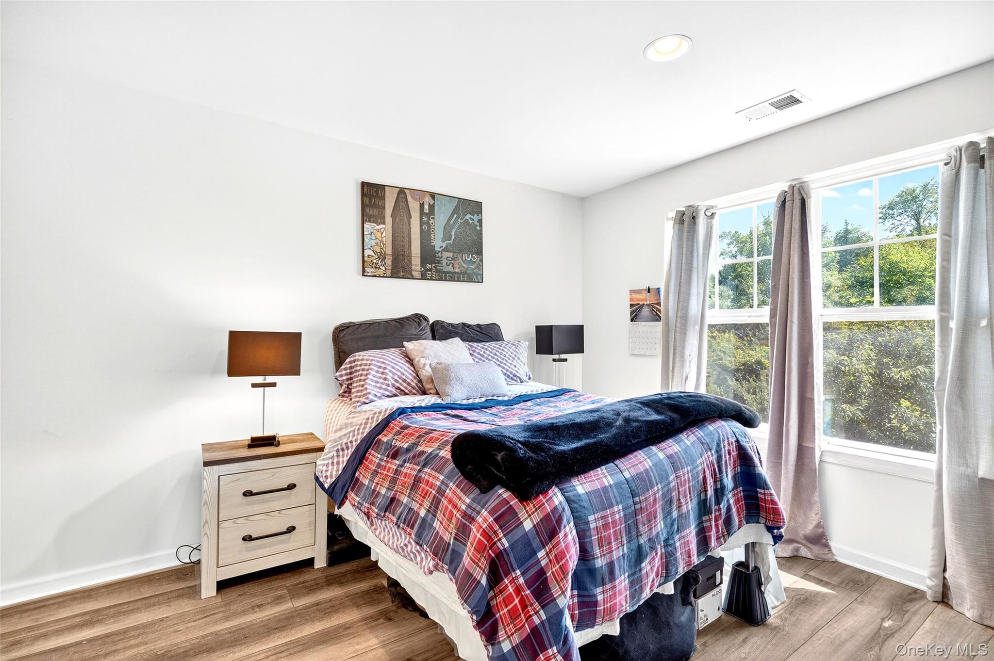 212 Hawthorn Way, New Windsor, NY 12553