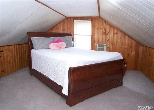 21 Rhodes Avenue, Bay Shore, NY 11706