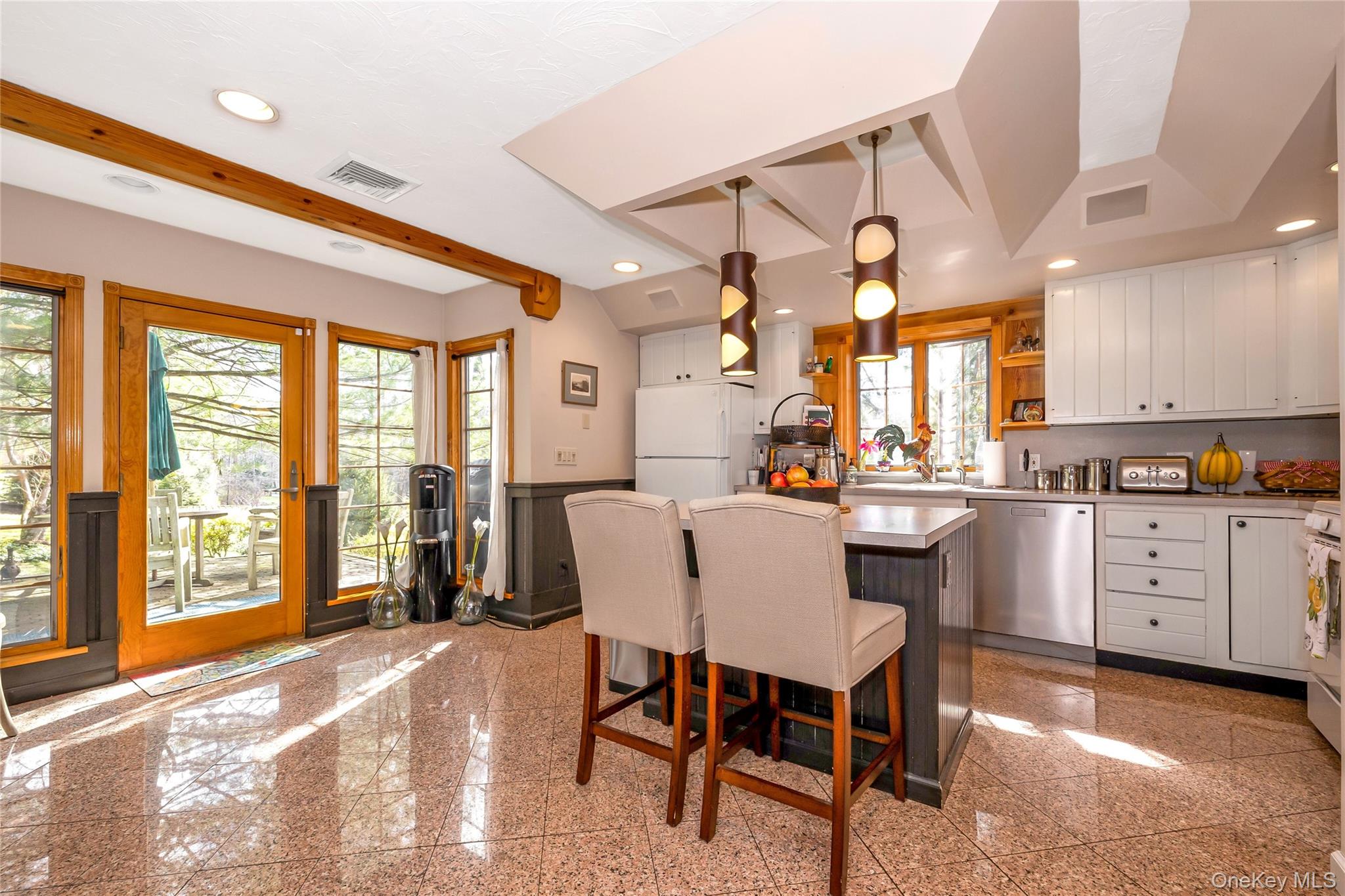 16 Faraway Road, Armonk, NY 10504