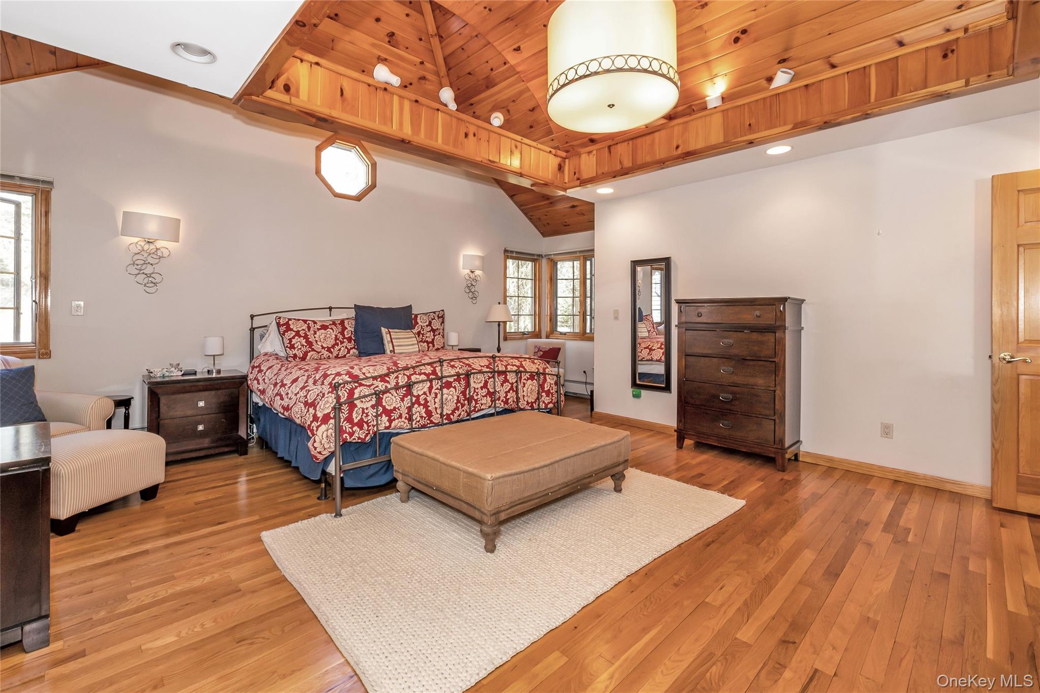 16 Faraway Road, Armonk, NY 10504