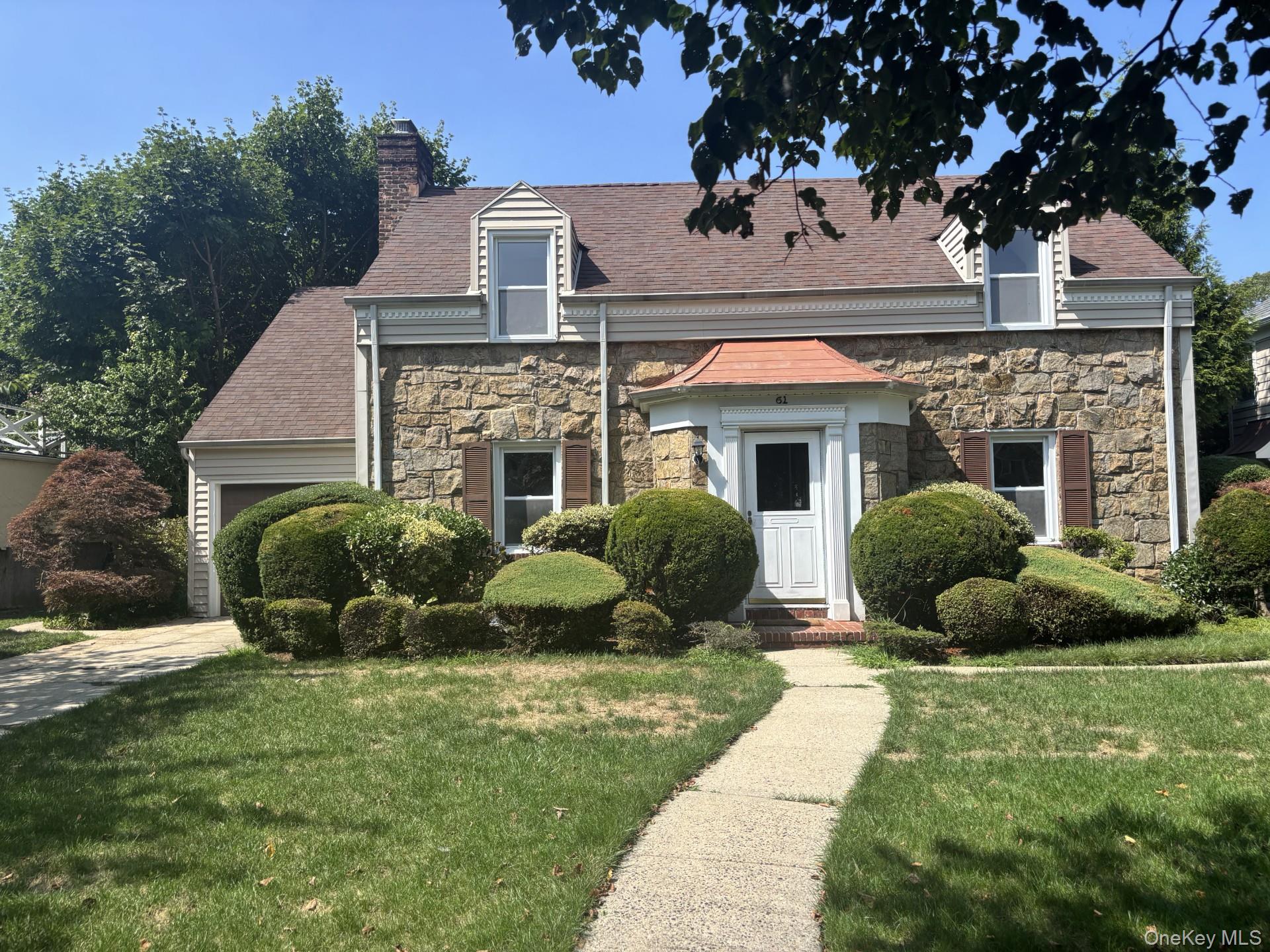 61 Kenwood Road, Garden City, NY 11530