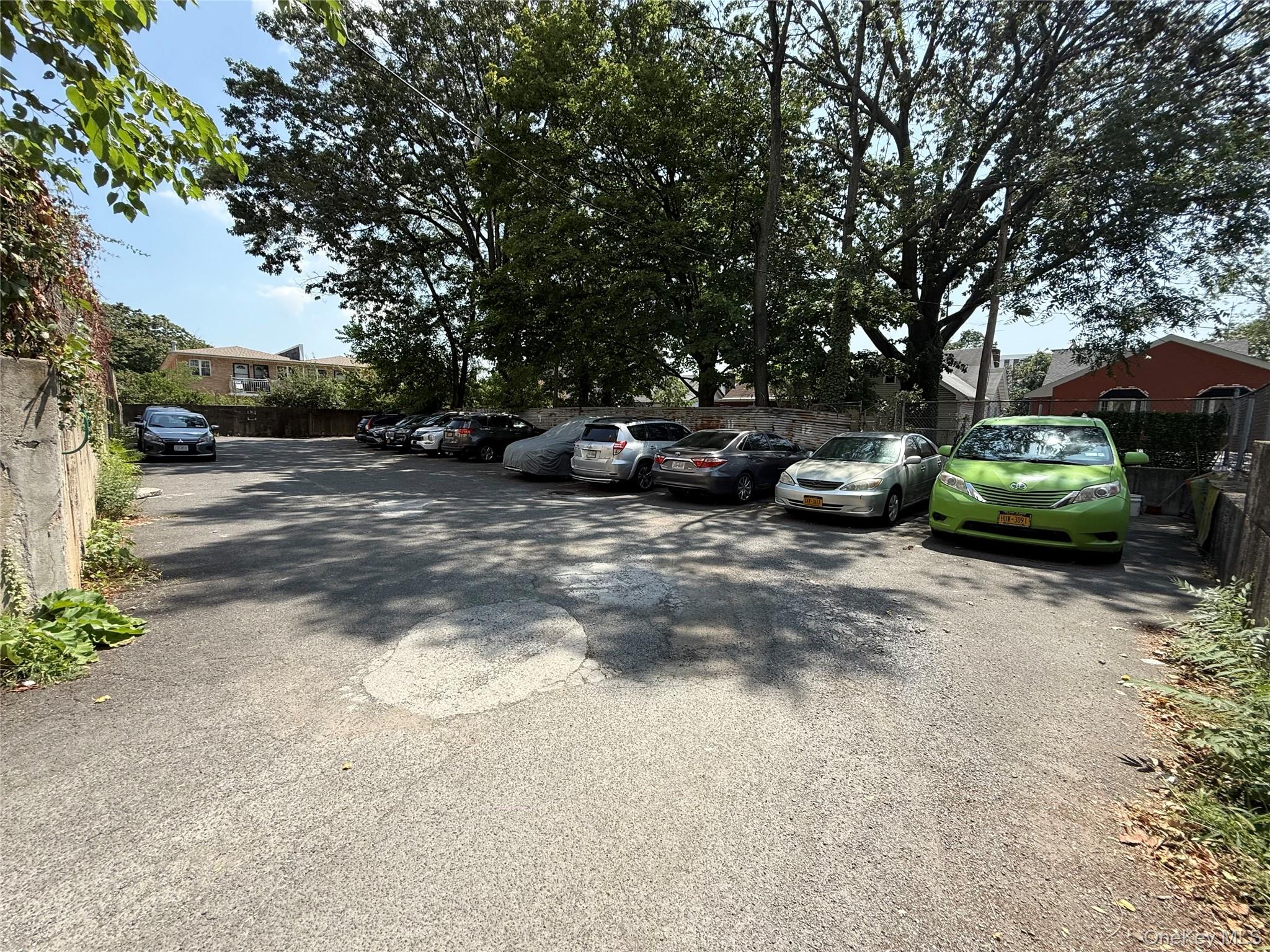 165-20 Highland Avenue # 404, Jamaica Hills, NY 11432