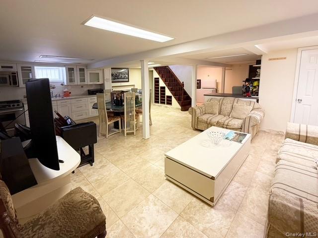 48-22 195th Street, Fresh Meadows, NY 11365