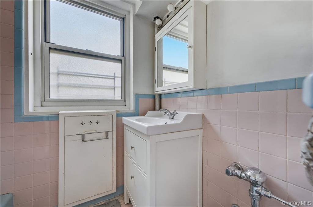 35-11 85th Street # 3H, Jackson Heights, NY 11372