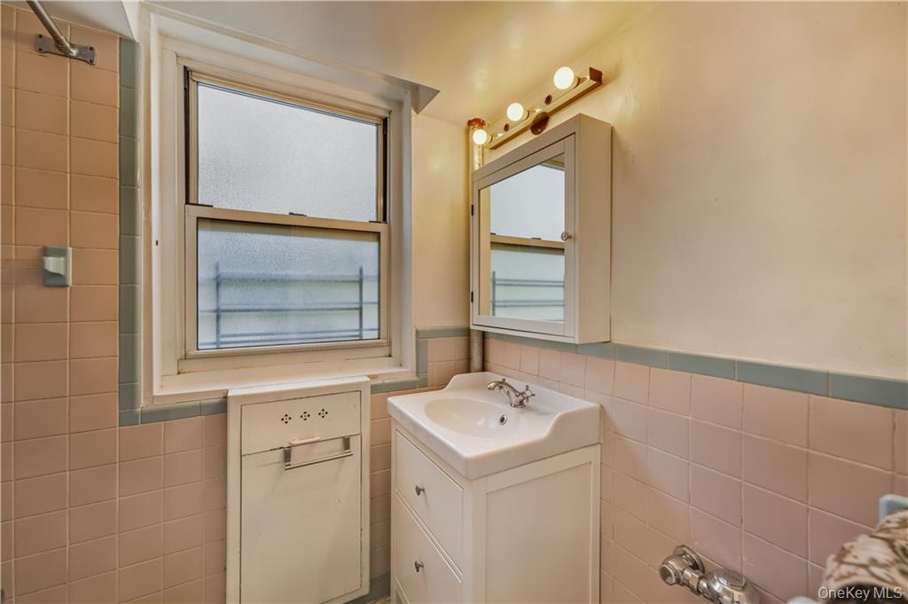 35-11 85th Street # 3H, Jackson Heights, NY 11372