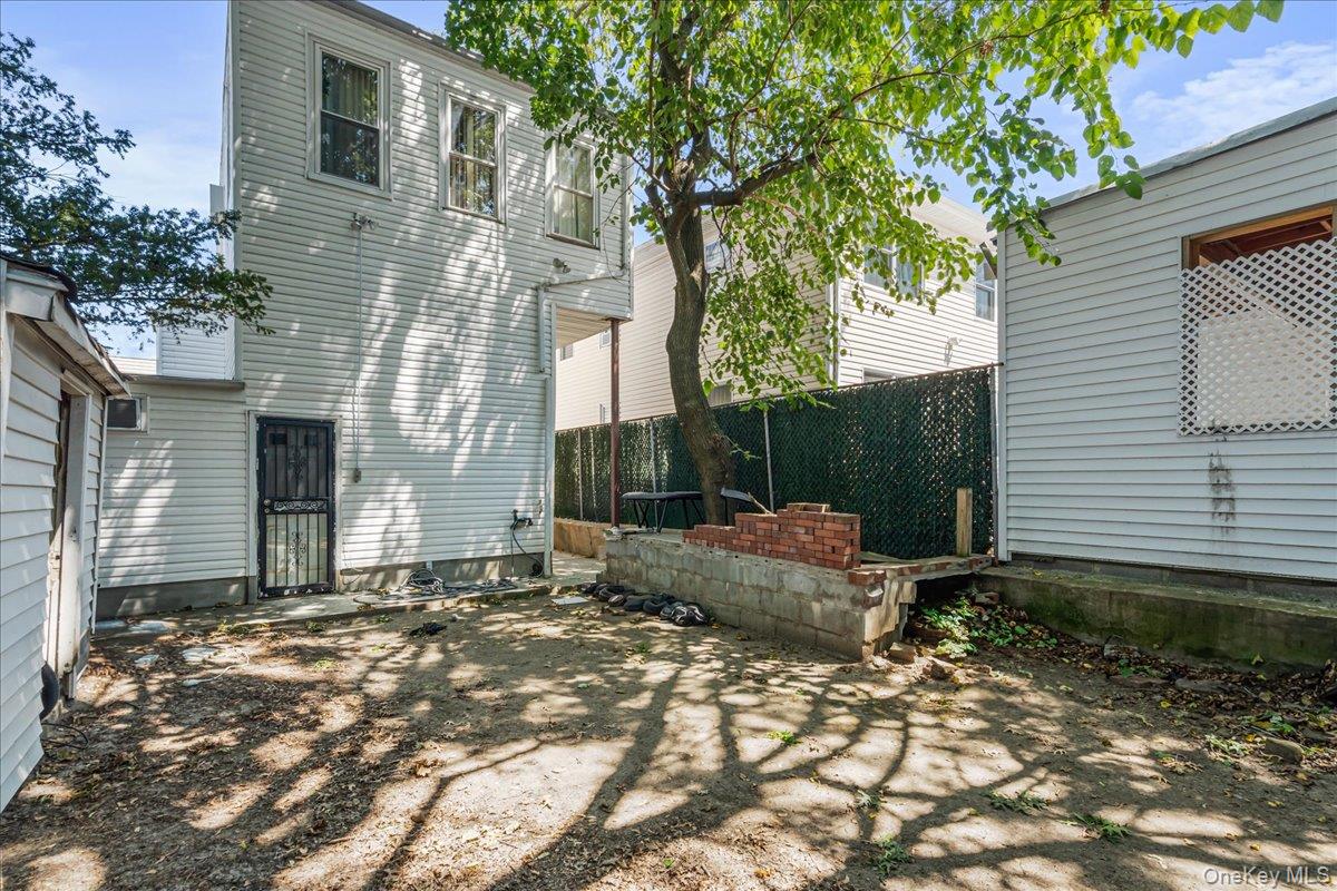 8010 59th Street, Glendale, NY 11385