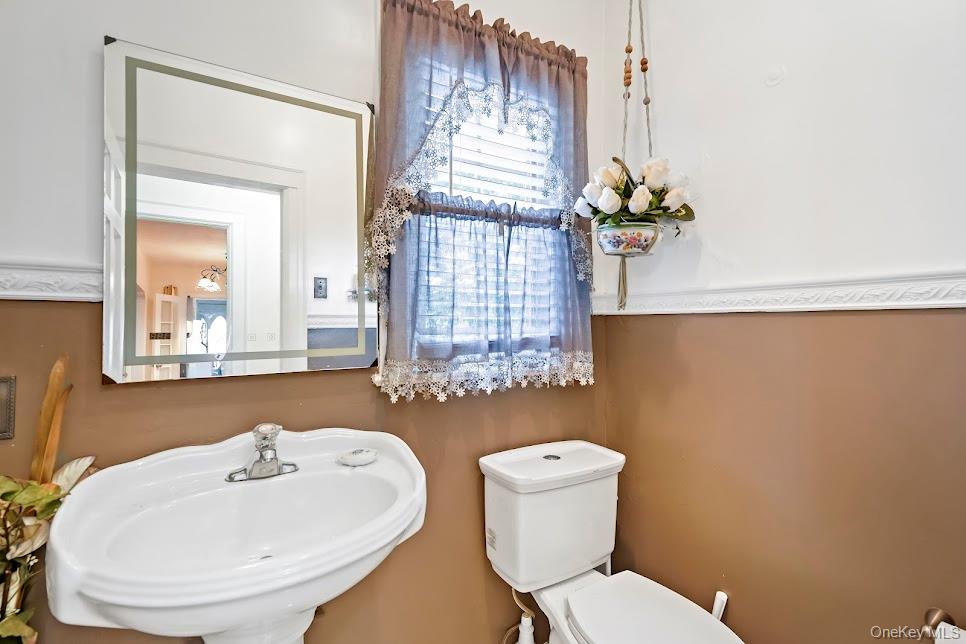 32 Parkway Circle, Mount Vernon, NY 10552