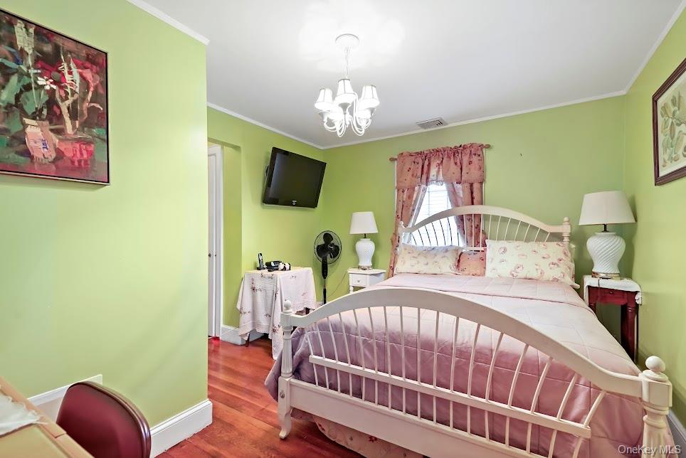 32 Parkway Circle, Mount Vernon, NY 10552