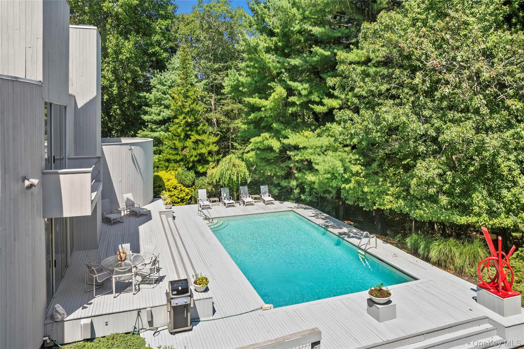 12 Lakewood Lane, Quogue, NY 11959