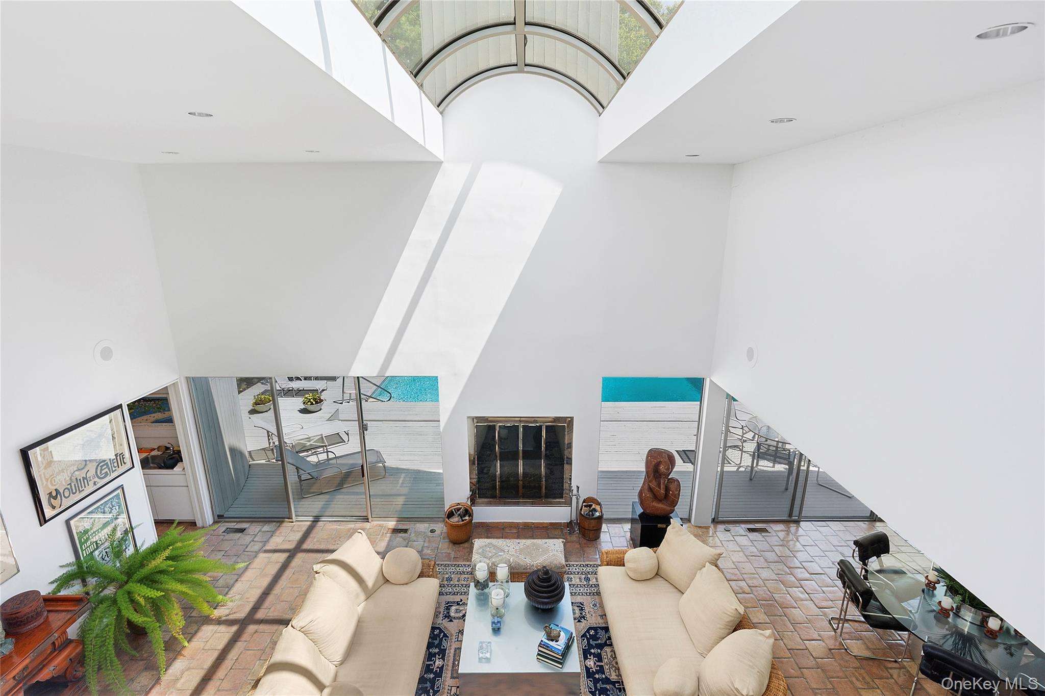 12 Lakewood Lane, Quogue, NY 11959