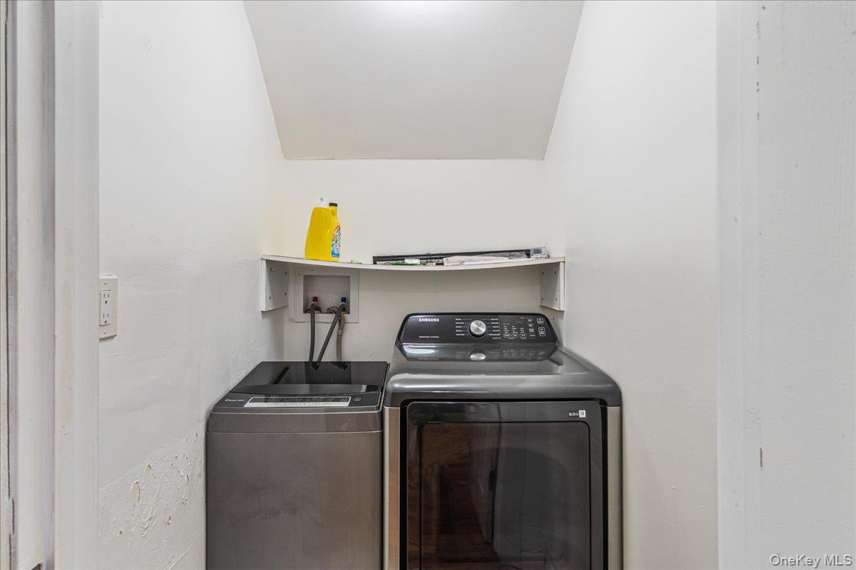 159 Spring Lane, Levittown, NY 11756