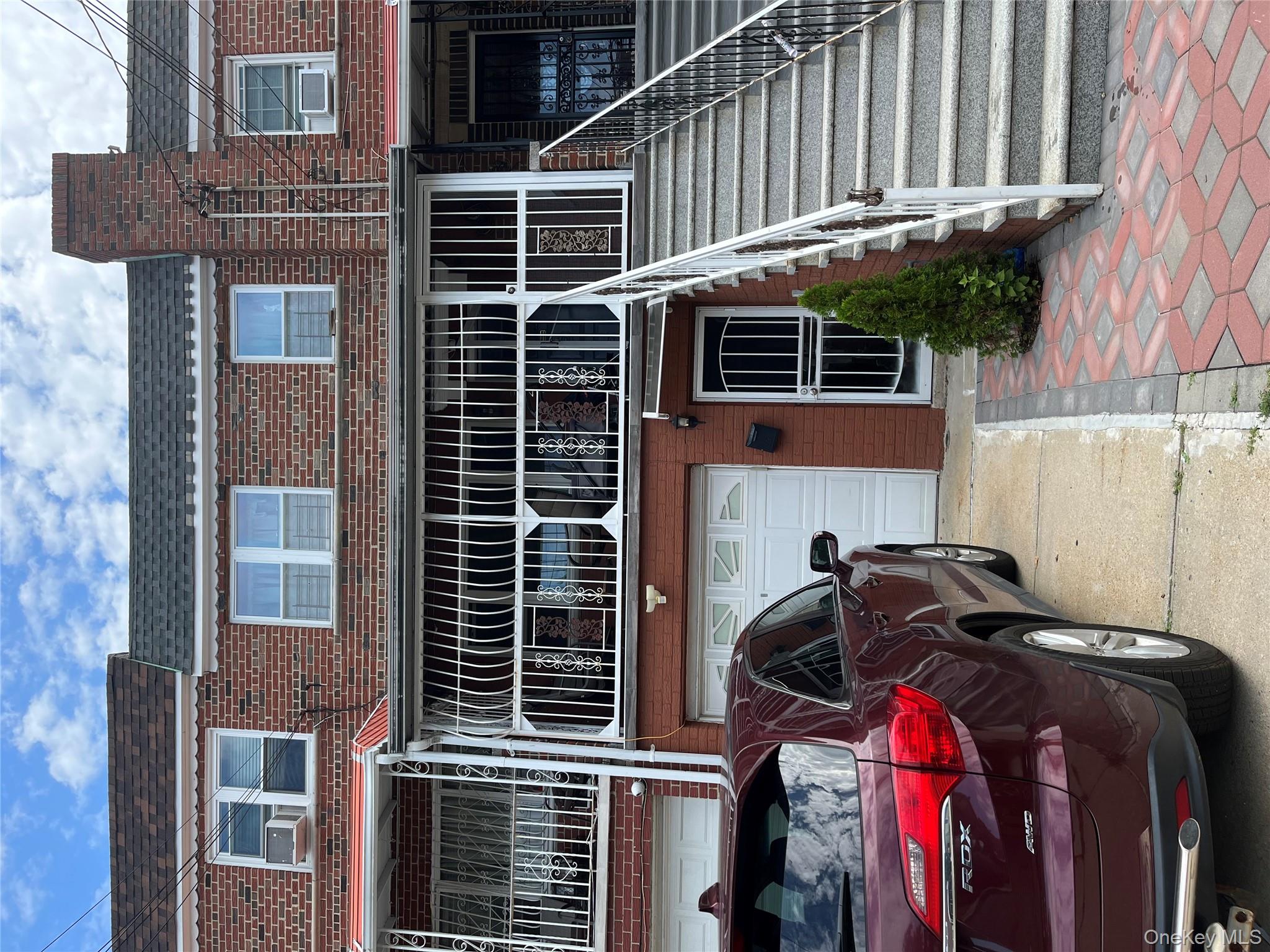 2524 Radcliff Avenue, Bronx, NY 10469