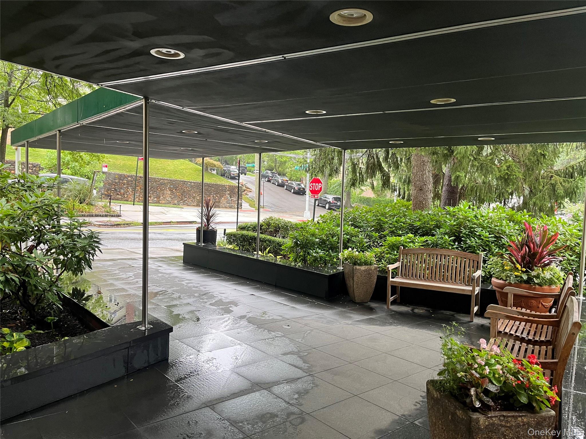 42-30 Douglaston Parkway # 2P, Douglaston, NY 11363