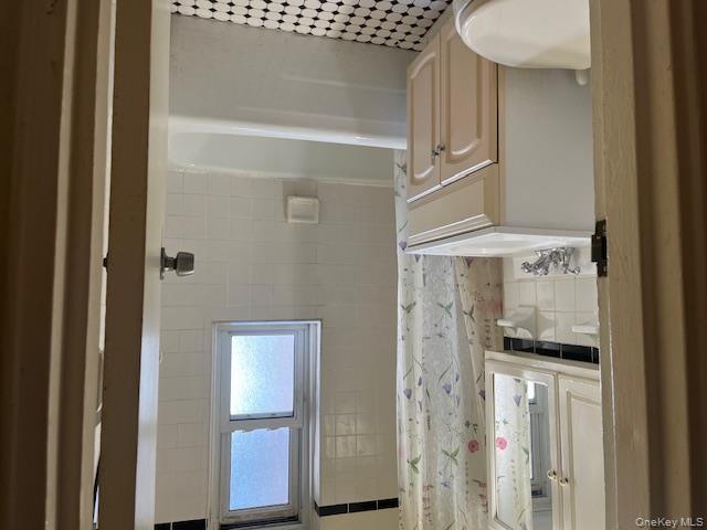 42-30 Douglaston Parkway # 2P, Douglaston, NY 11363