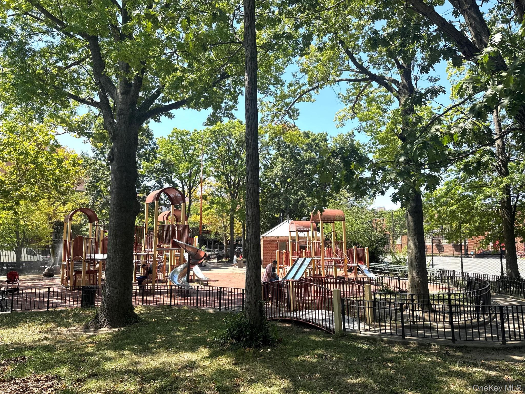 140-21 31 Road # 4J, Flushing, NY 11354