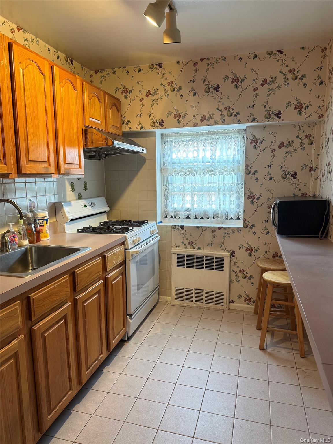 140-21 31 Road # 4J, Flushing, NY 11354