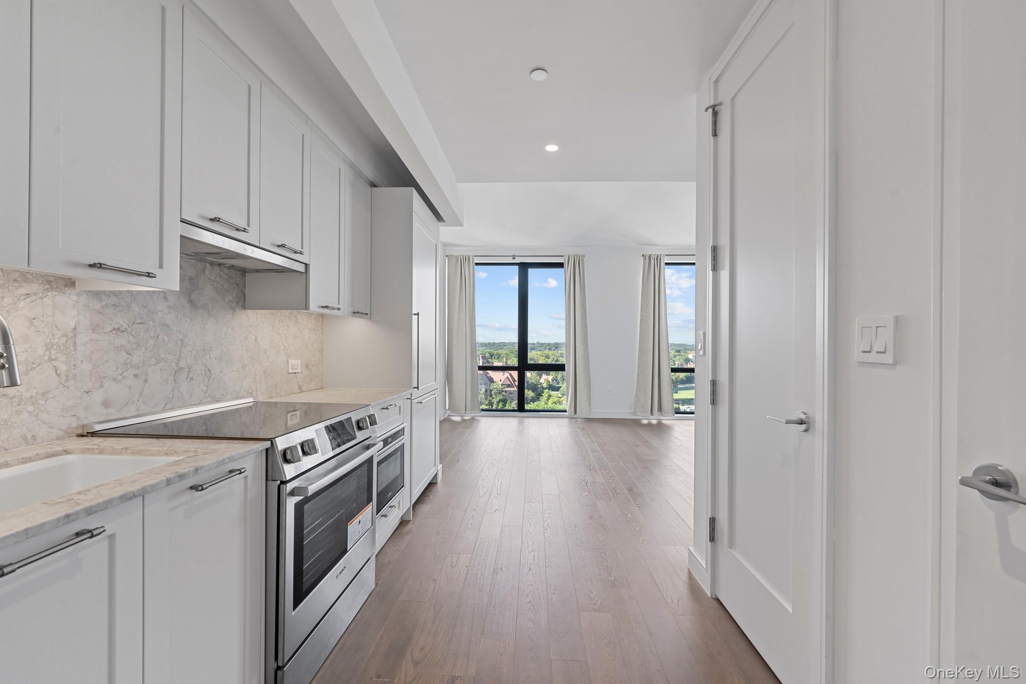 107-06 Queens Boulevard # 10E, Forest Hills, NY 11375