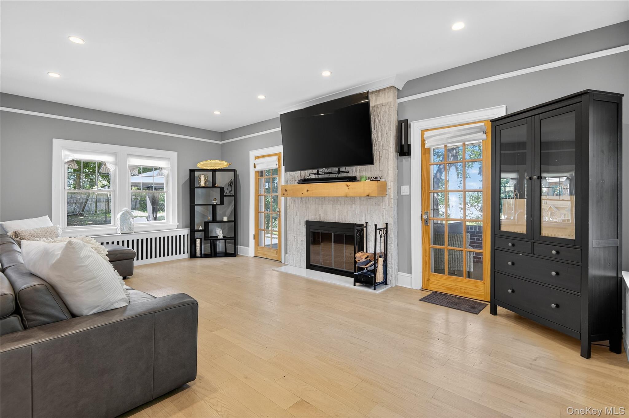 20 Hendrick Avenue, Glen Cove, NY 11542