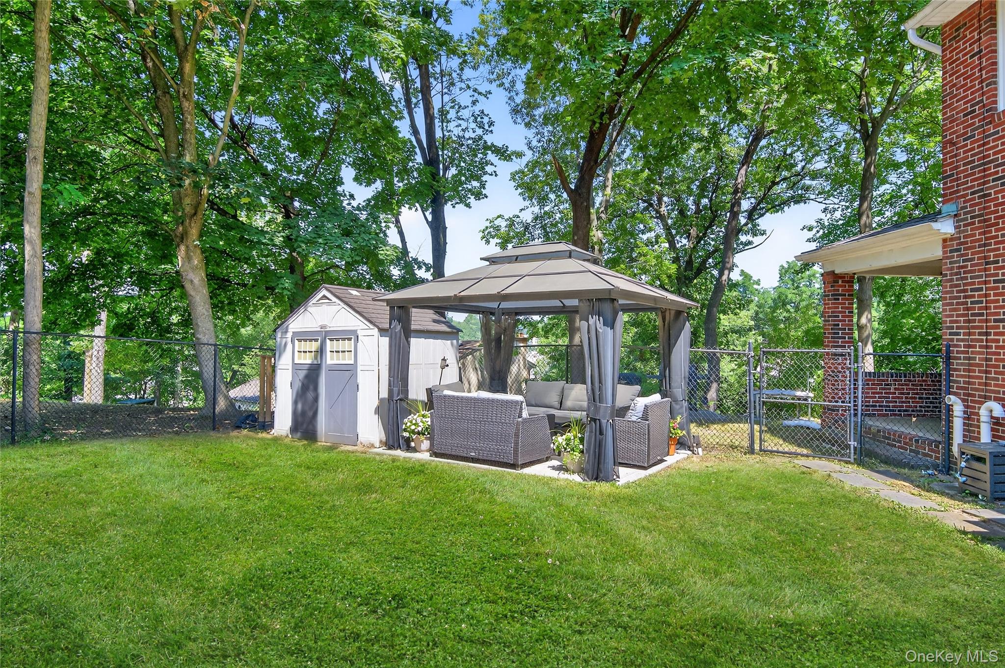 20 Hendrick Avenue, Glen Cove, NY 11542