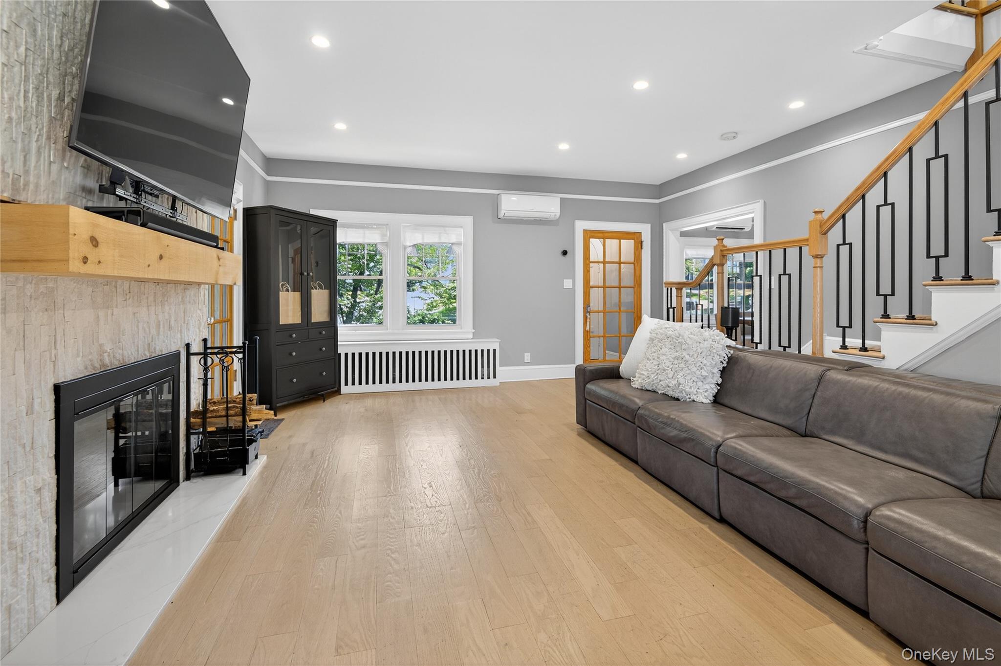 20 Hendrick Avenue, Glen Cove, NY 11542