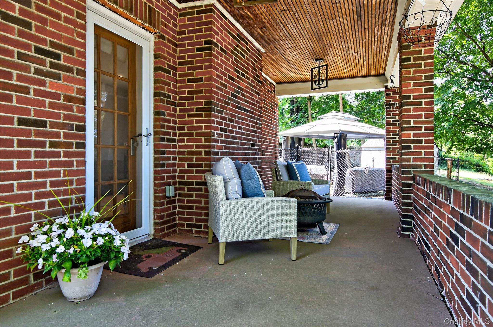 20 Hendrick Avenue, Glen Cove, NY 11542