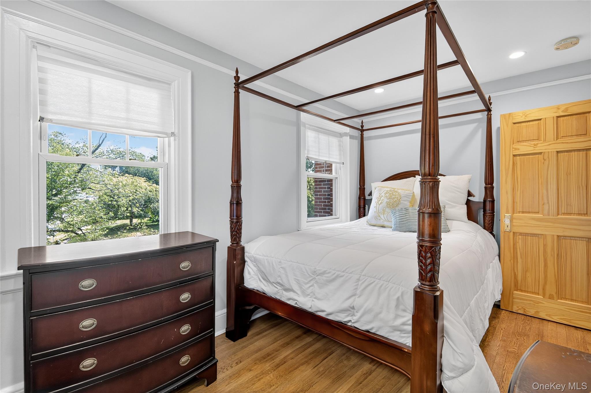 20 Hendrick Avenue, Glen Cove, NY 11542