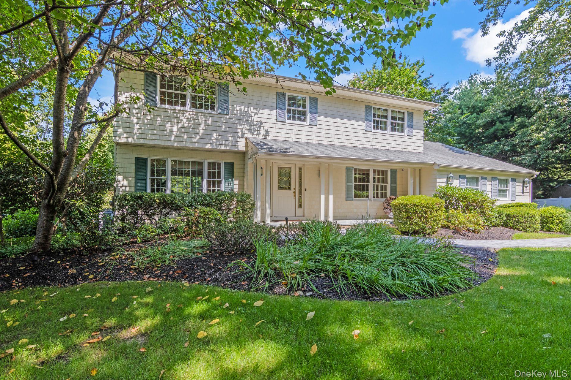 5 Barnyard Lane, Setauket, NY 11733