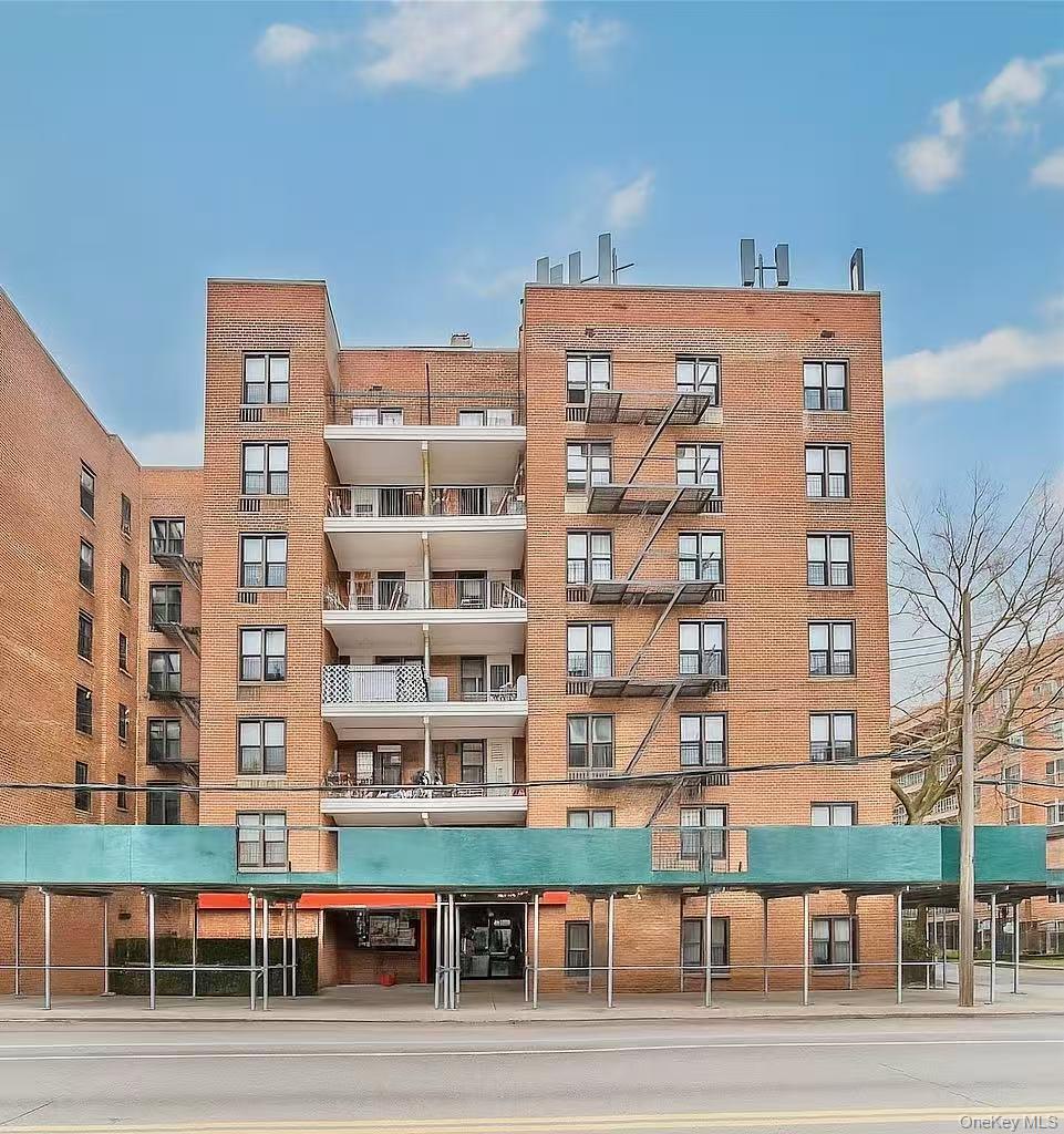 38-25 Parsons Boulevard # 4I, Flushing, NY 11354