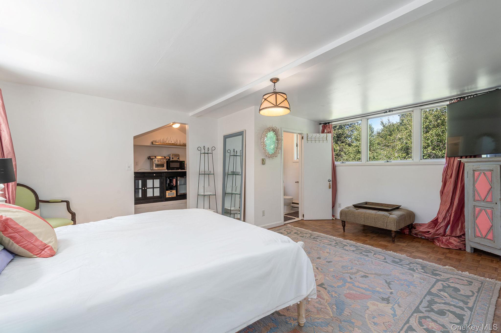 1 Gazon Road, Shelter Island, NY 11964