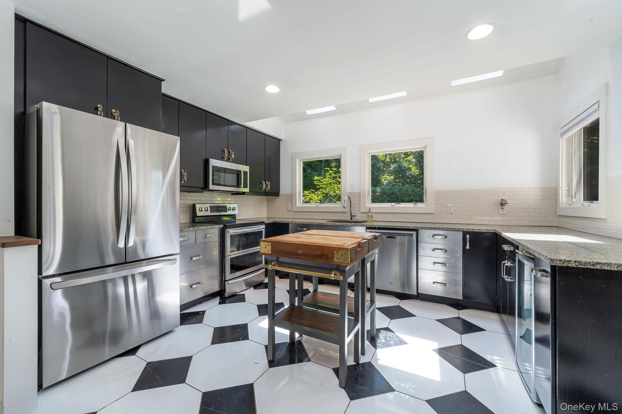 1 Gazon Road, Shelter Island, NY 11964