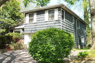 9 Tulip Lane, Port Washington, NY 11050