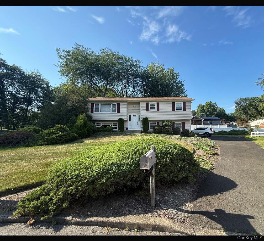 10 Parklyn Court, Bardonia, NY 10954