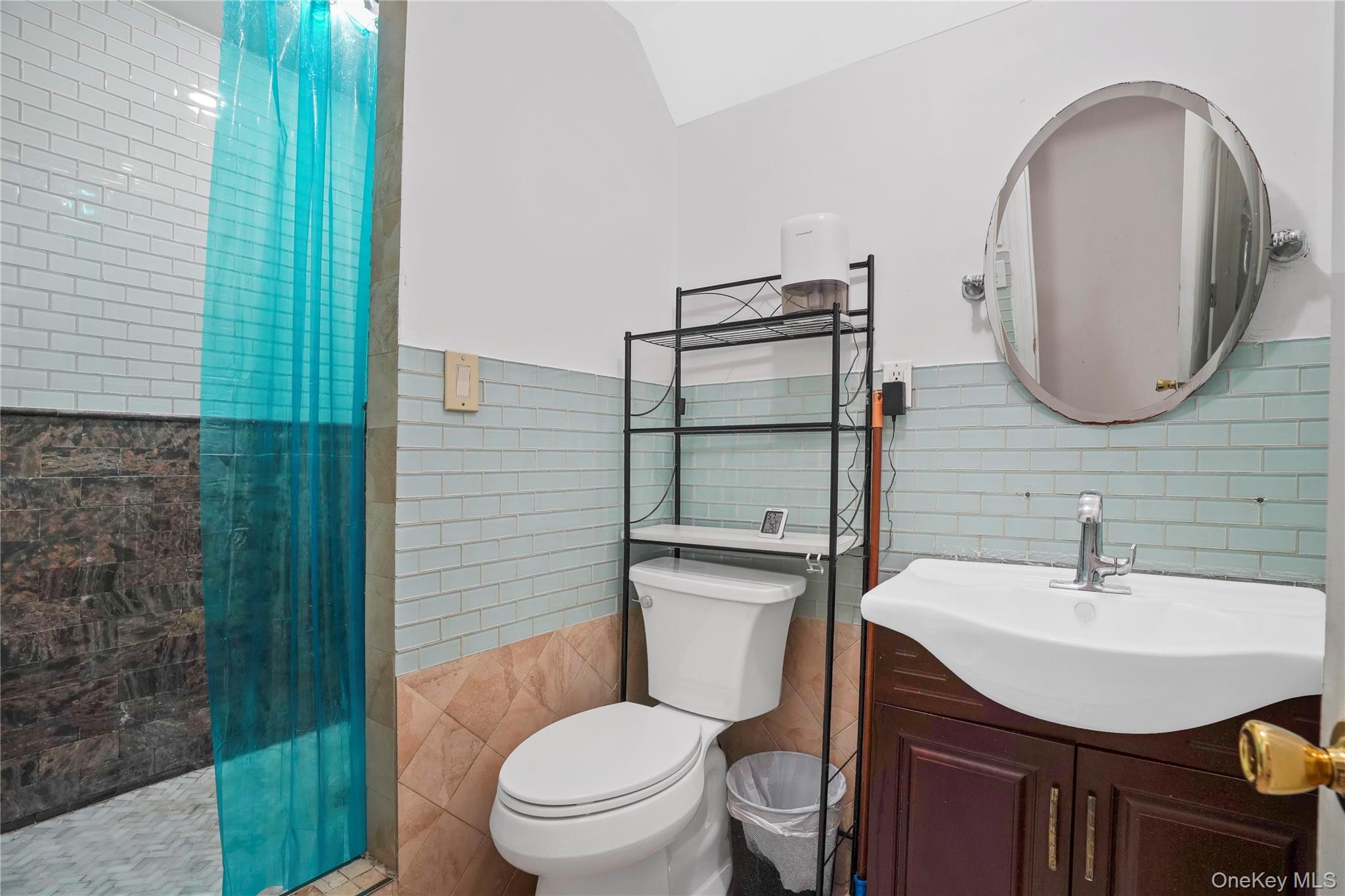 6536 Metropolitan Avenue, Middle Village, NY 11379