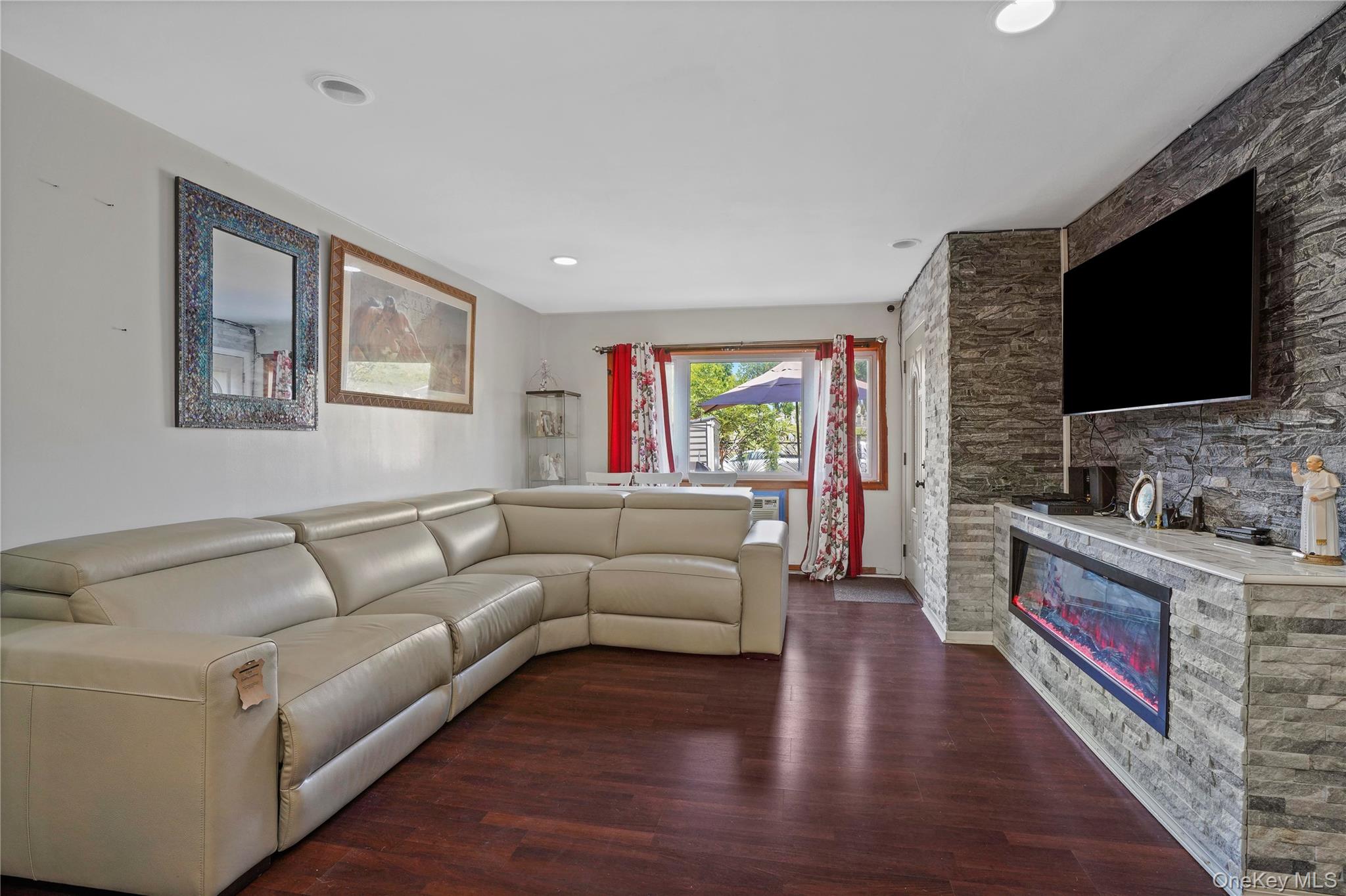 6536 Metropolitan Avenue, Middle Village, NY 11379