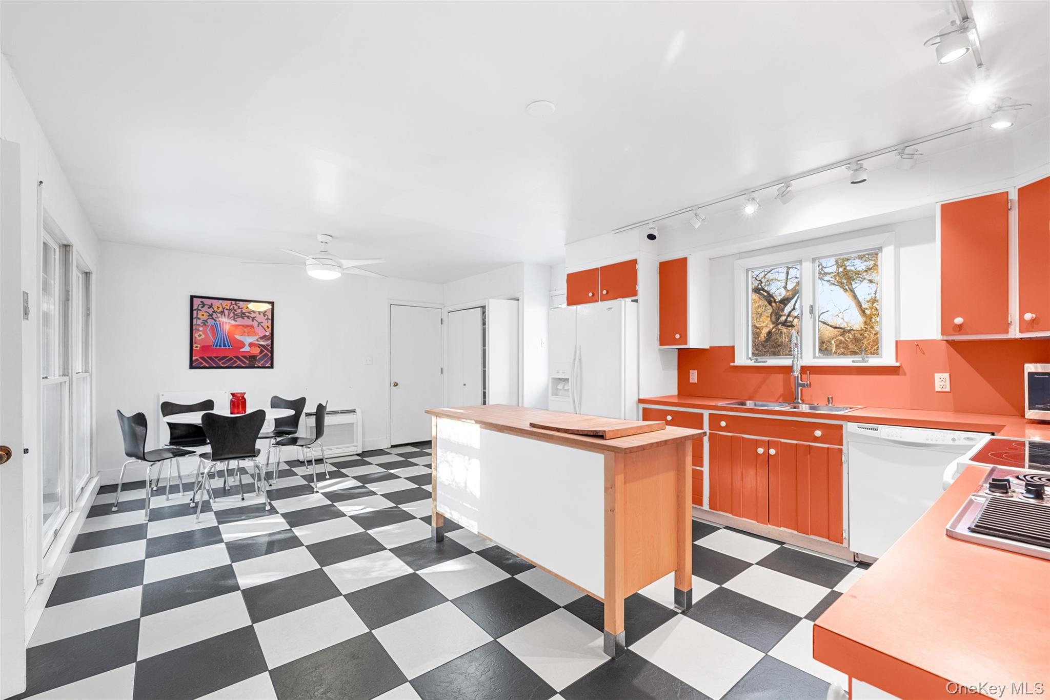 660-668 N Chodikee Lake Road, Highland, NY 12528