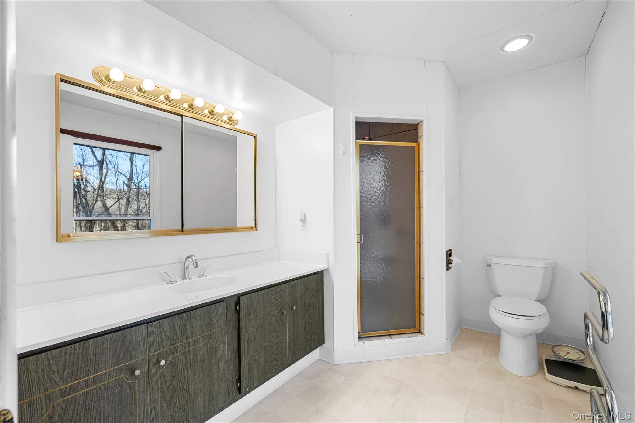 660-668 N Chodikee Lake Road, Highland, NY 12528