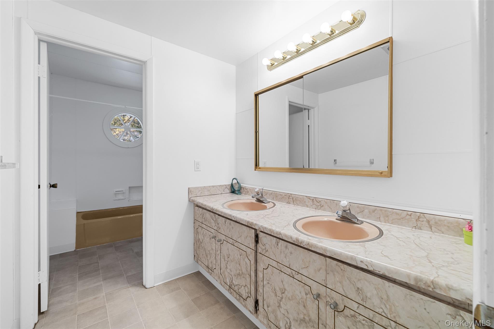 660-668 N Chodikee Lake Road, Highland, NY 12528