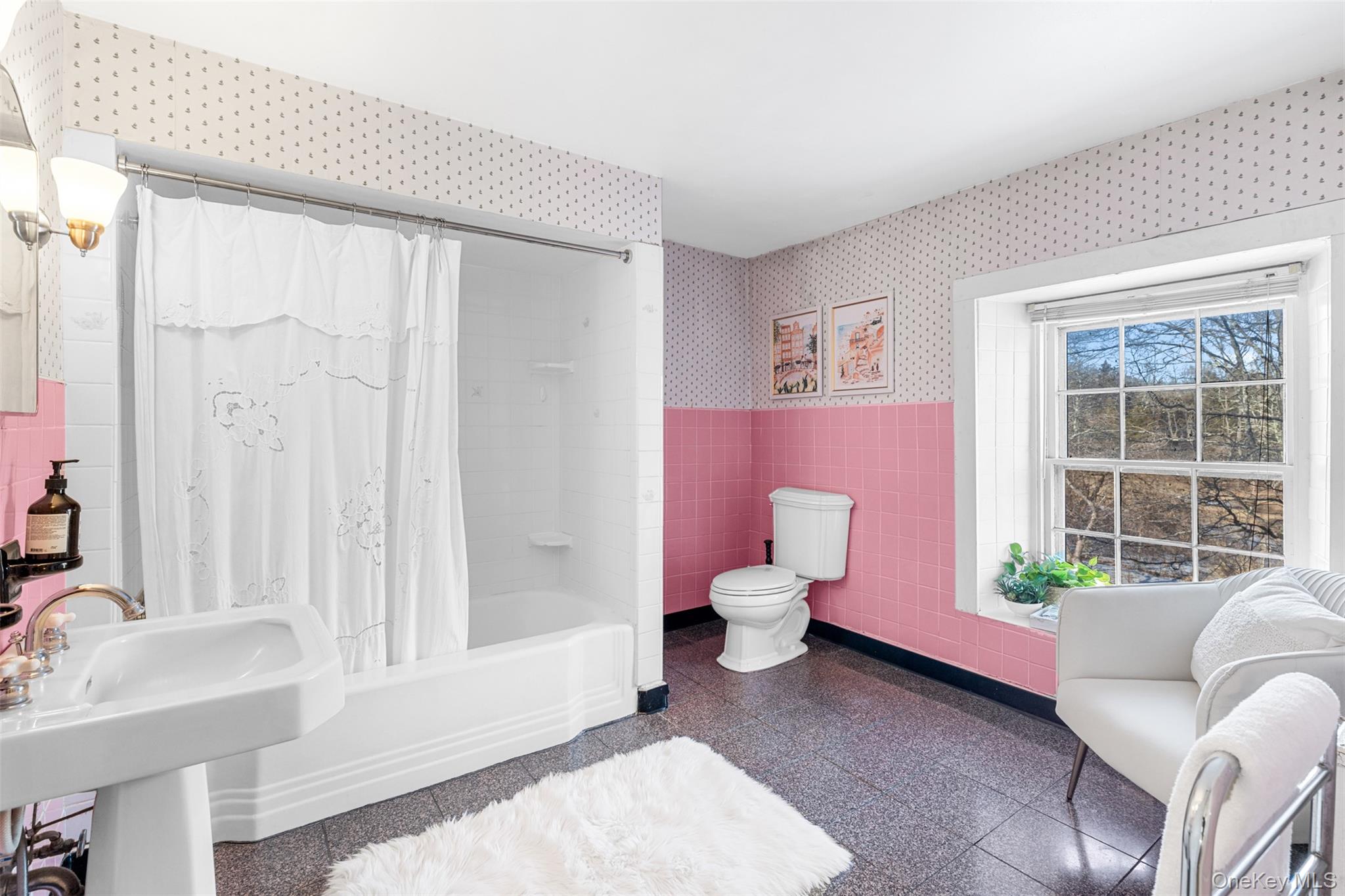 660-668 N Chodikee Lake Road, Highland, NY 12528