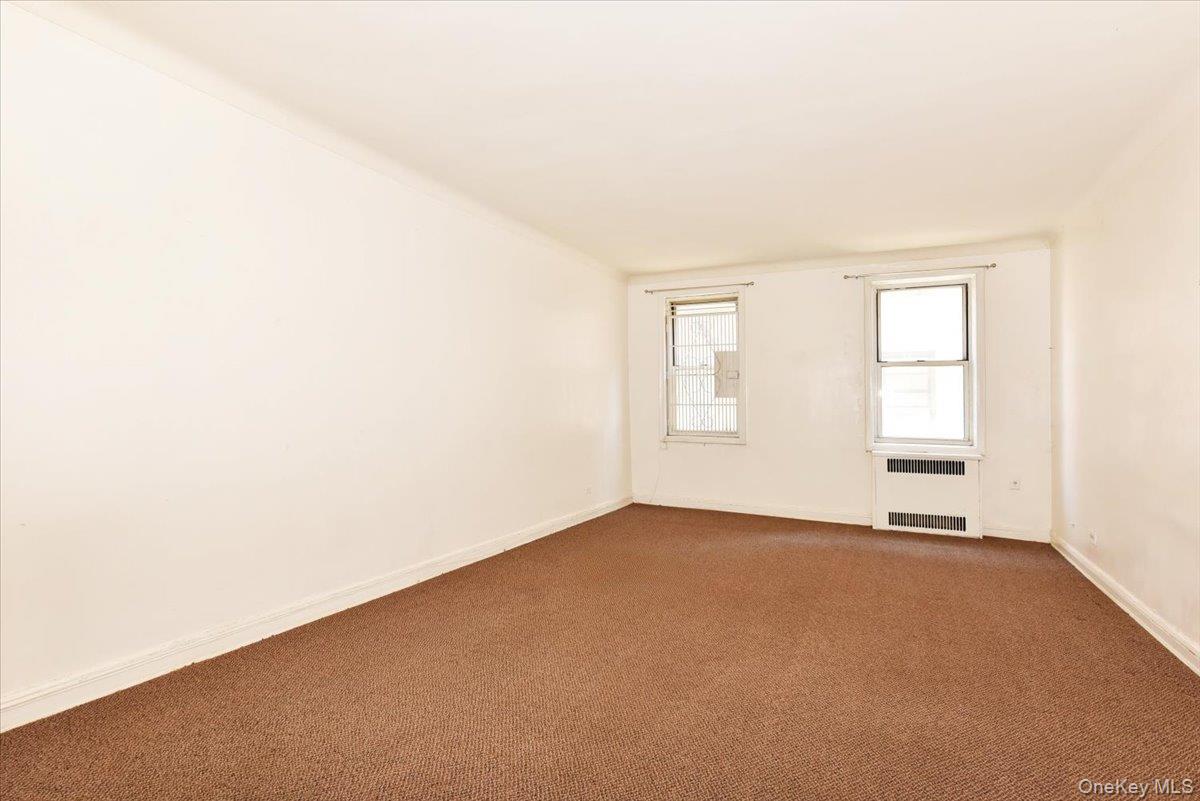 6574 Saunders Street # 3H, Rego Park, NY 11374