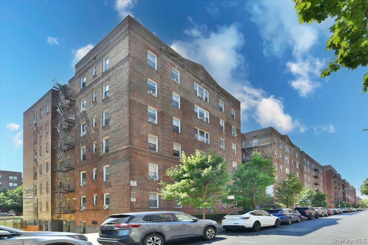 6574 Saunders Street # 3H, Rego Park, NY 11374