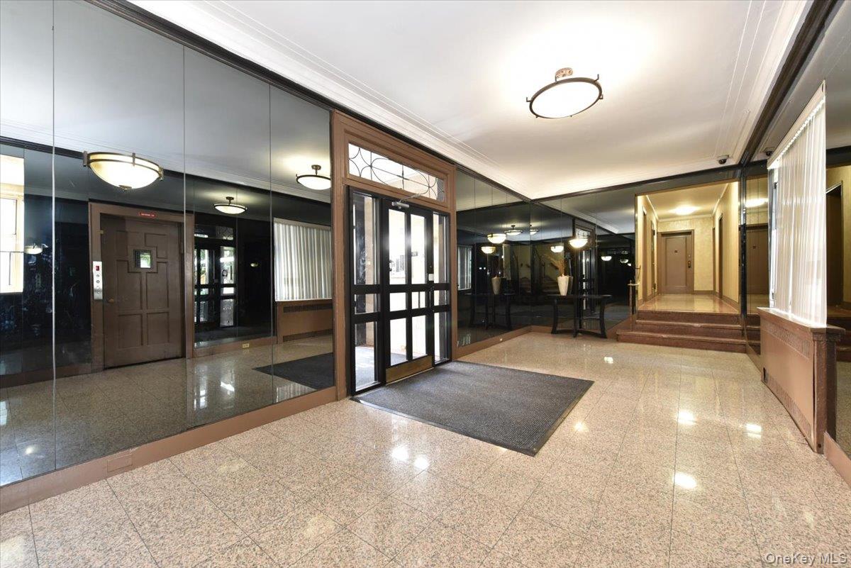 6574 Saunders Street # 3H, Rego Park, NY 11374