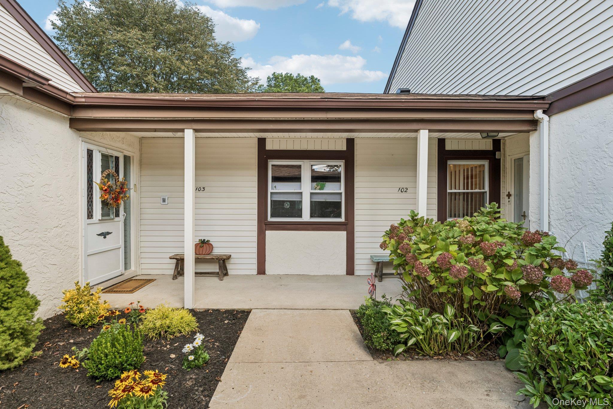 102 Gotham Way, Saint James, NY 11780