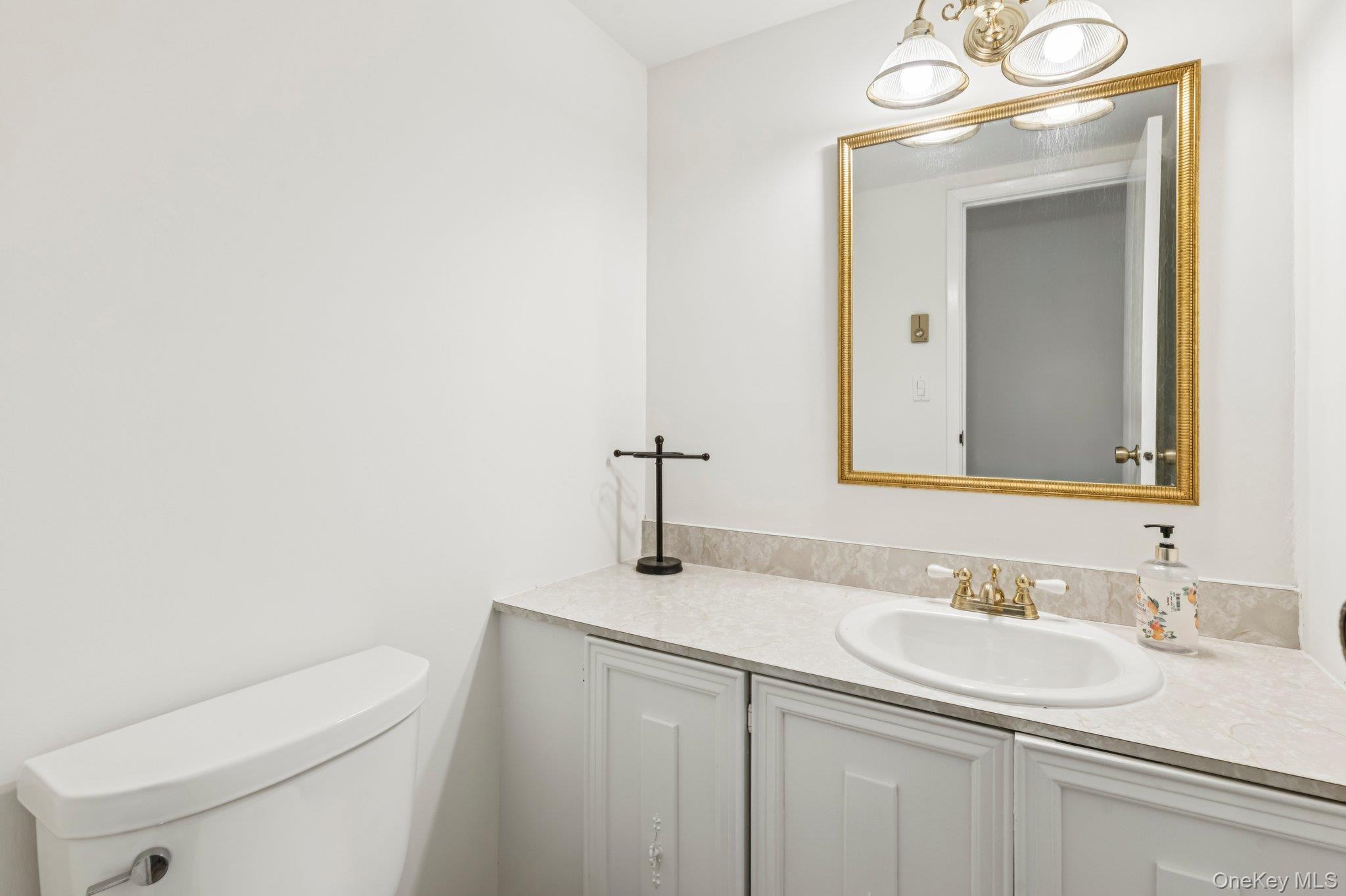 102 Gotham Way, Saint James, NY 11780