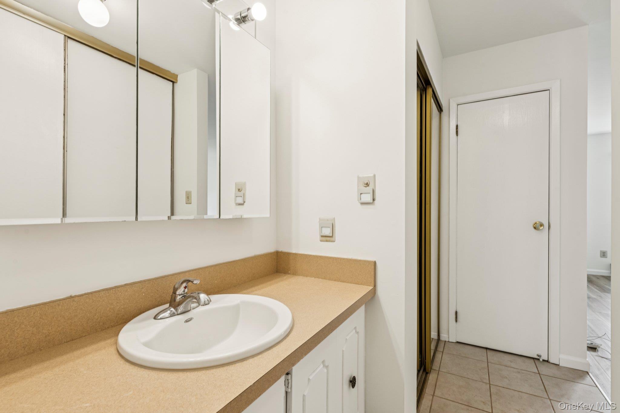 102 Gotham Way, Saint James, NY 11780