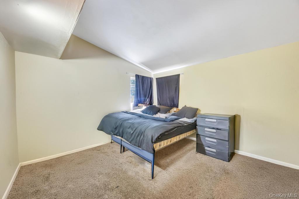 42 Richmond Street, Islip, NY 11751