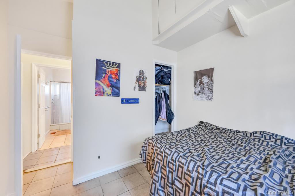 42 Richmond Street, Islip, NY 11751