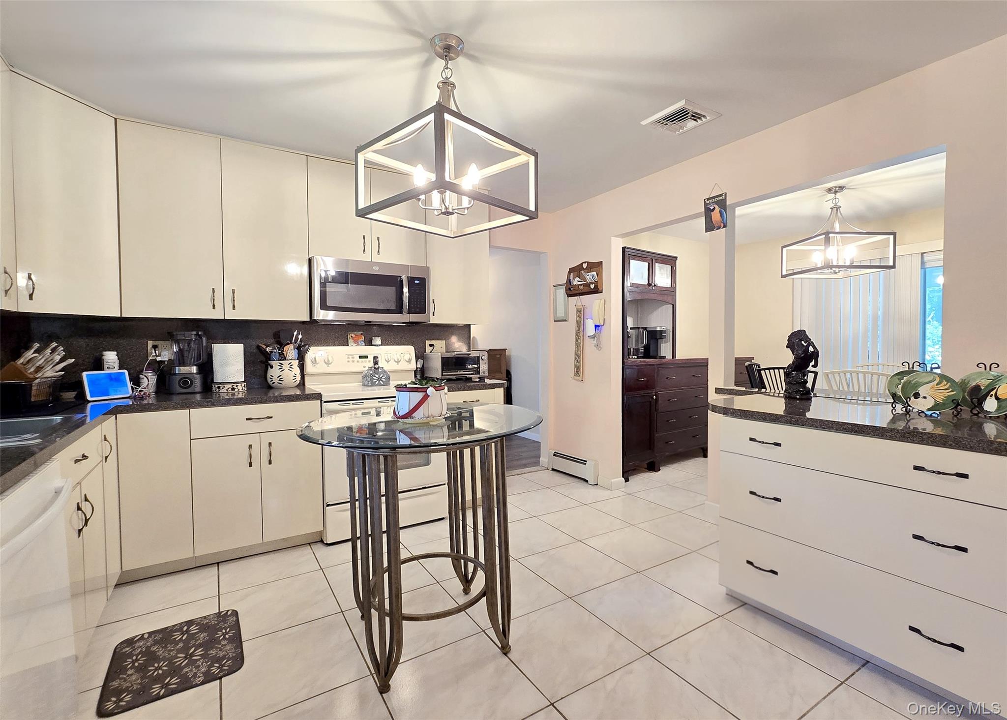 3 Ross Court, Manorville, NY 11949