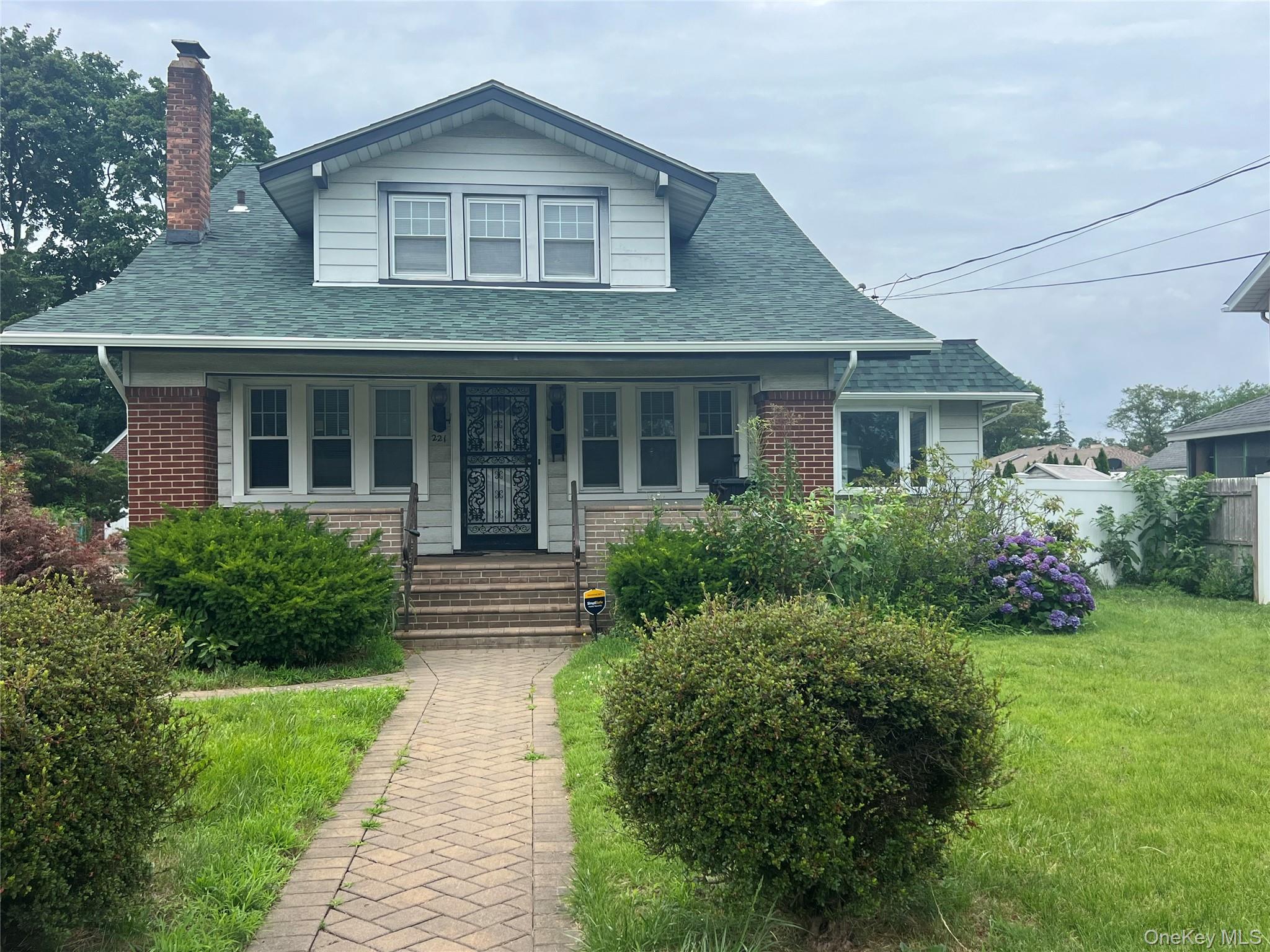 221 E Dean Street, Freeport, NY 11520