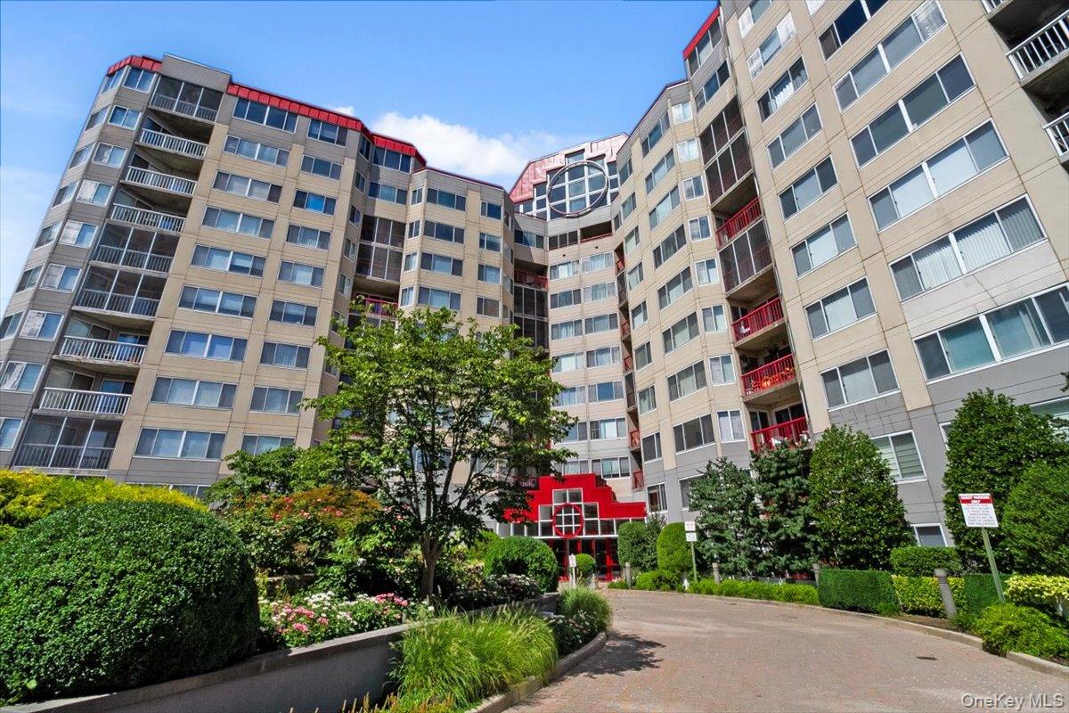 10 Stewart Place # 8 CE, White Plains, NY 10603