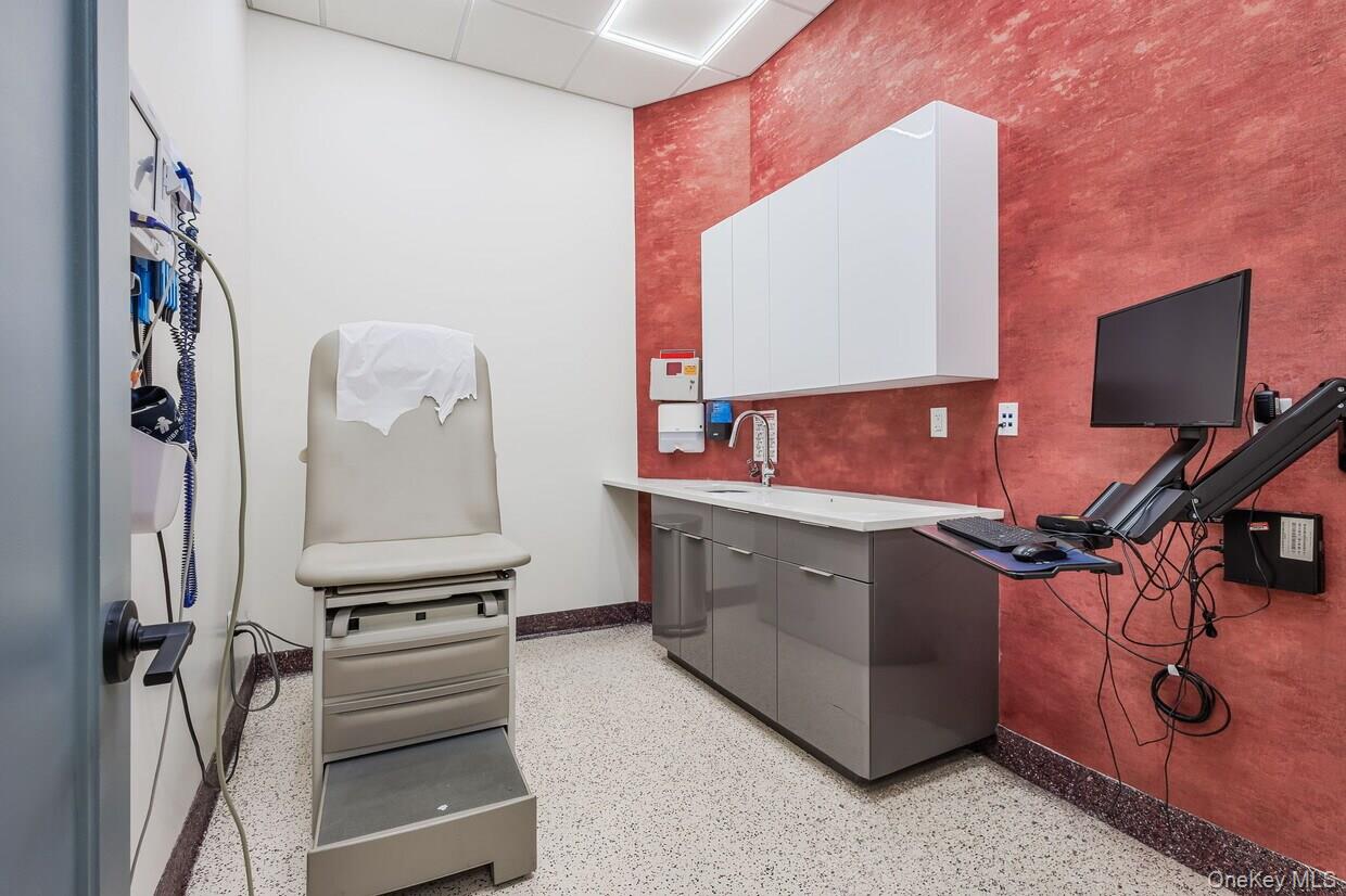 2 Suffern Lane, Garnerville, NY 10923